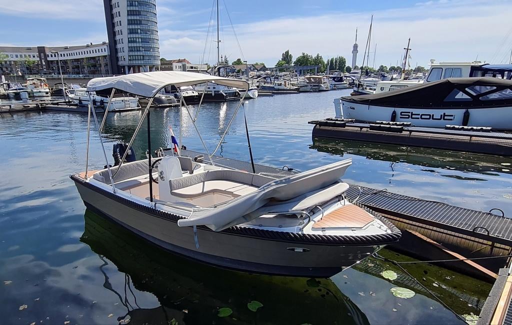 VAARKLAAR Luxe Riomar sloep uit 2022 incl. trailer!, Ophalen, 10 tot 30 pk, Zo goed als nieuw, 3 tot 6 meter