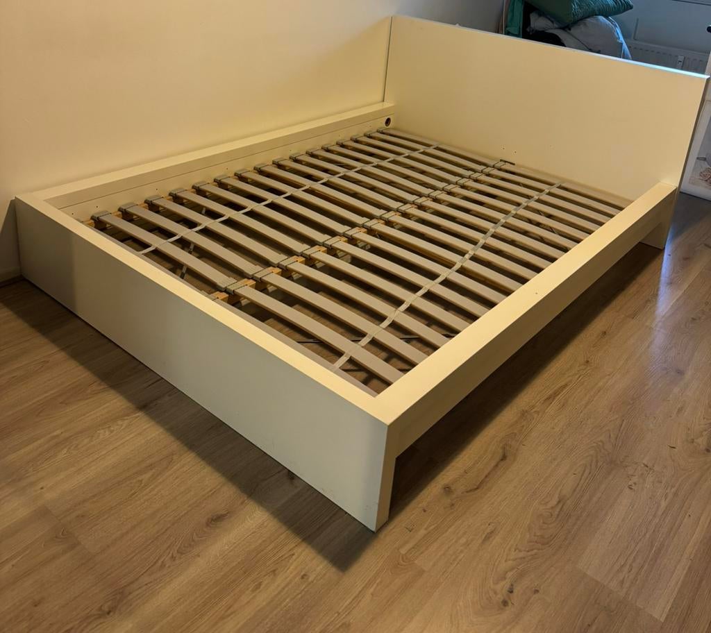 Ikea malm bedframe 140x200 + lattenbodem, Huis en Inrichting, Slaapkamer | Bedden, Ophalen, Gebruikt, Wit, 140 cm
