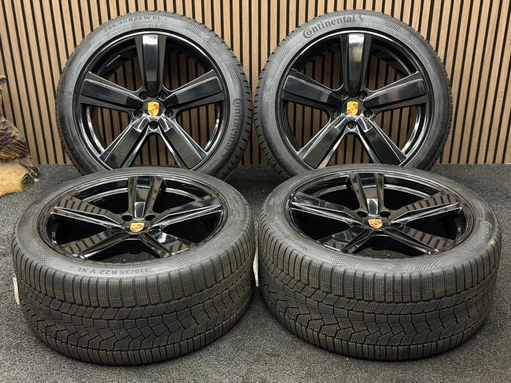 ZGAN! Originele 22 inch Porsche Cayenne Coupe Continental NO, Auto-onderdelen, Banden en Velgen, Ophalen, 285 mm, ., Banden en Velgen