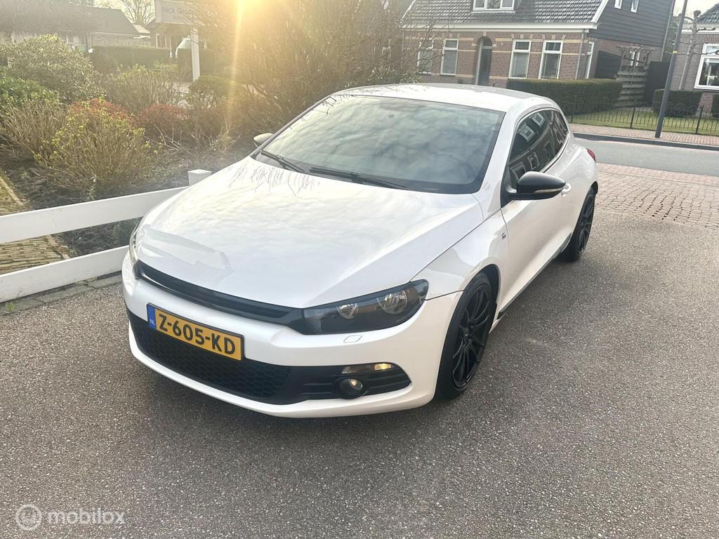 Volkswagen Scirocco 1.4 TSI 122PK AIRCO SPORTSTOELEN VERLAGI, Voorwielaandrijving, Euro 5, Gebruikt, Zwart