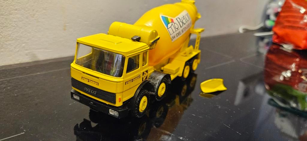 Conrad iveco inter-beton betonmixer 1/50, Hobby en Vrije tijd, Modelauto's | 1:50, Ophalen of Verzenden, Bus of Vrachtwagen, Conrad