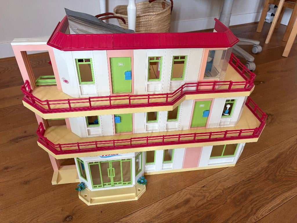 Groot Playmobil hotel, Ophalen, Gebruikt, Complete set