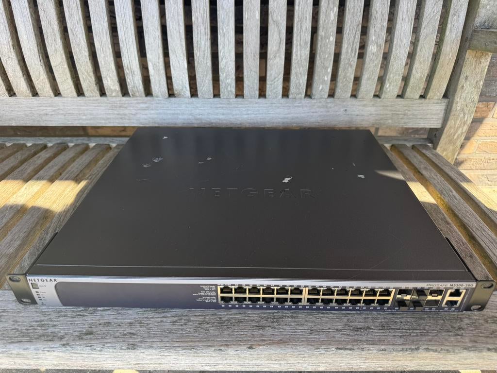 Netgear M5300-28G switch, Verzenden, Gebruikt