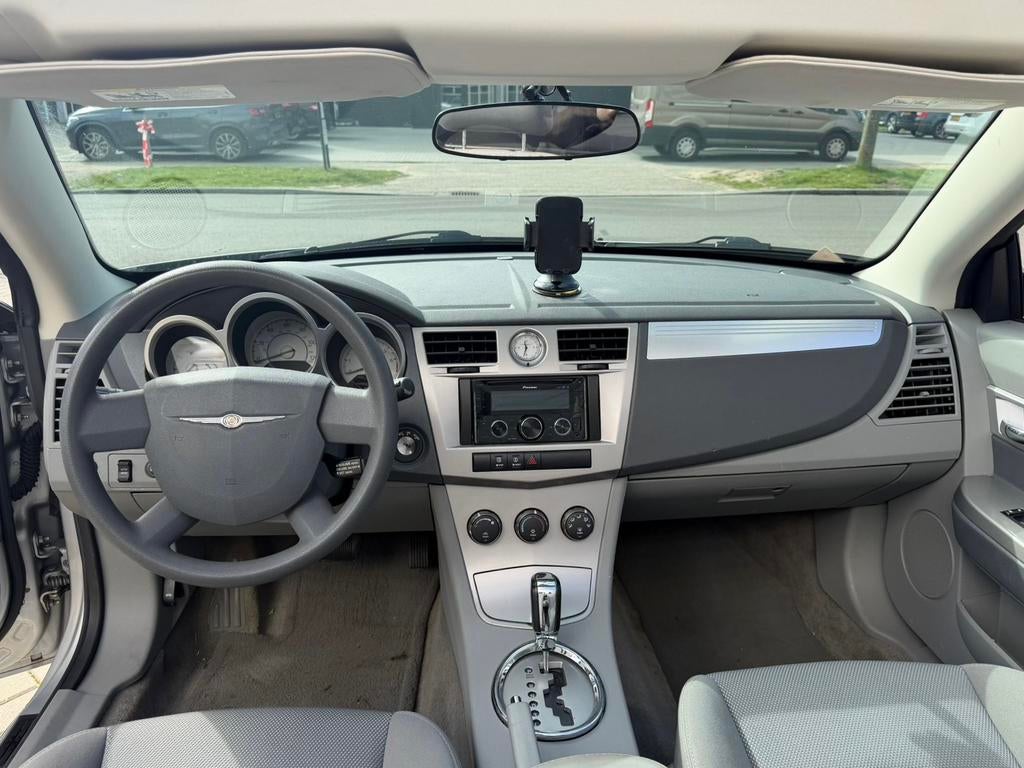 CHRYSLER SEBRING CABRIO 2.7 V6 186PK NIEUWSTAAT CABRIO‼️, Auto's, Chrysler, Automaat, Stof, Zwart, 186 pk