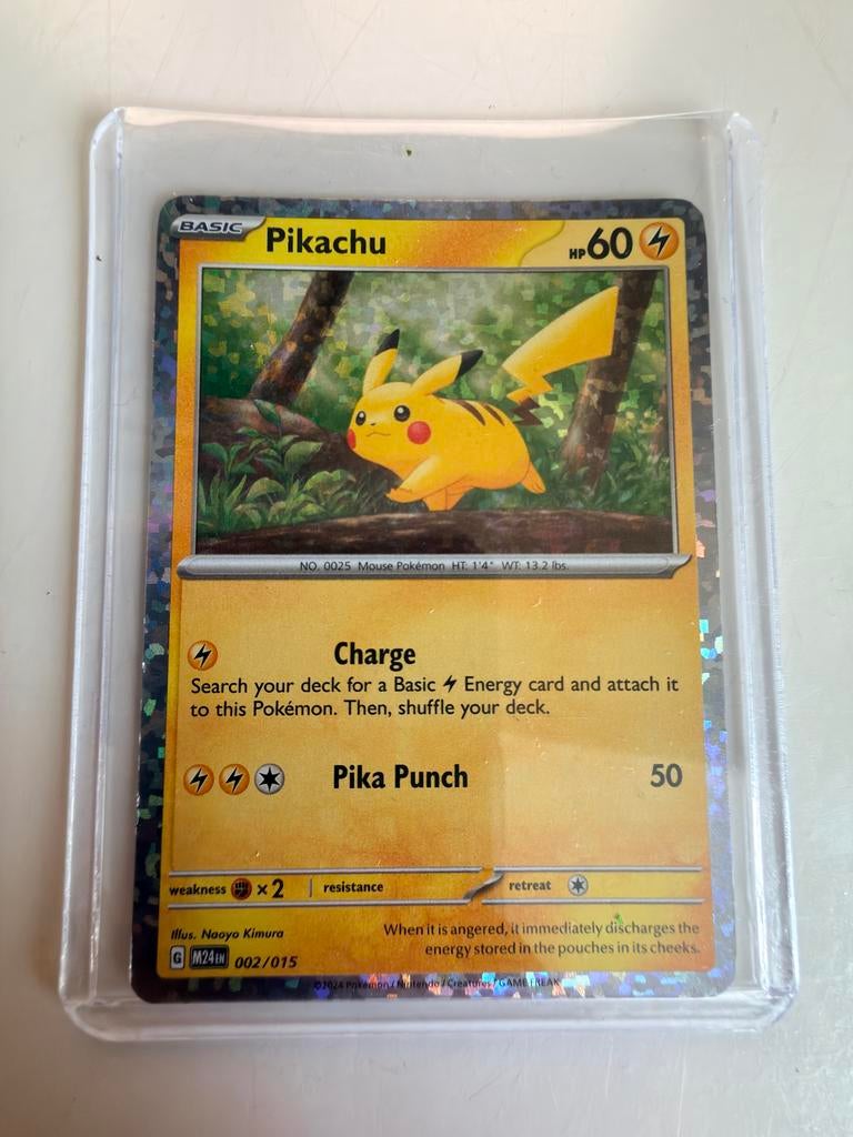 Pokemon Pikachu 2024 002/015 Kaart, Ophalen of Verzenden, Zo goed als nieuw, Losse kaart, Foil