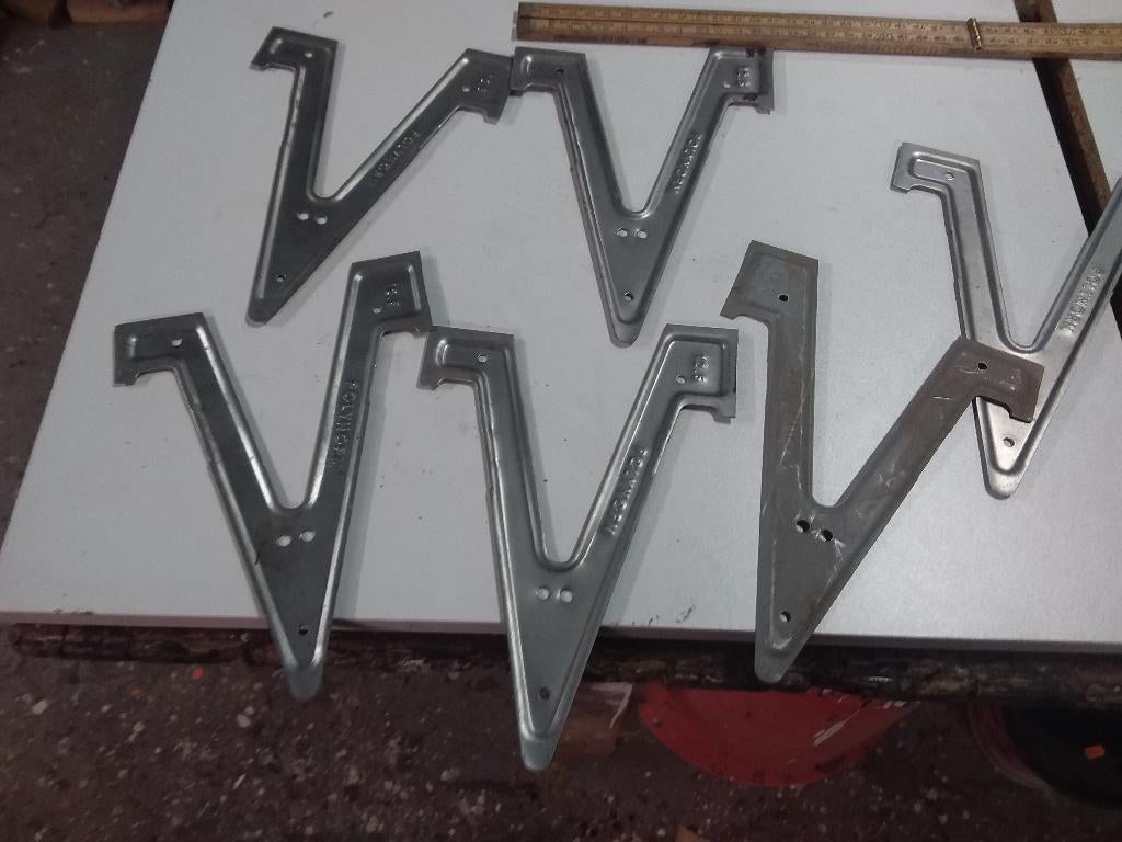 Diverse ankers, balkdragers, gordinglassen, stormankers, Ophalen, Zo goed als nieuw, 250 mm of meer, Overige typen