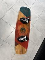 Wakeboard met bindingen - Good Boards Cosma 130, Ophalen of Verzenden, Zo goed als nieuw, Board en Schoenen