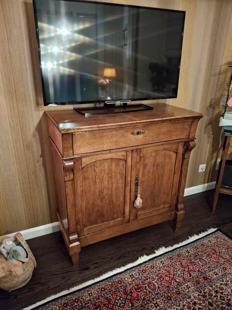 Tv kast/kleine dressoir zeer mooi en gaaf., Antiek en Kunst, Ophalen