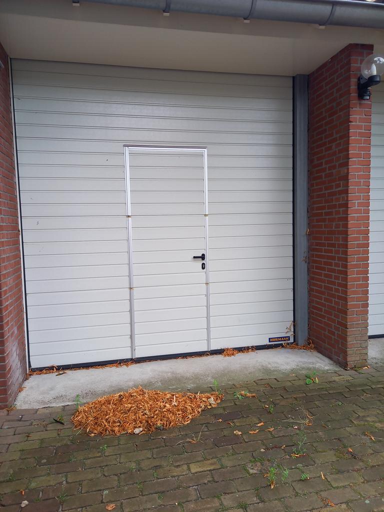 Sectionaaldeur met loopdeur, Ophalen, Garagedeur, Zo goed als nieuw, 120 cm of meer