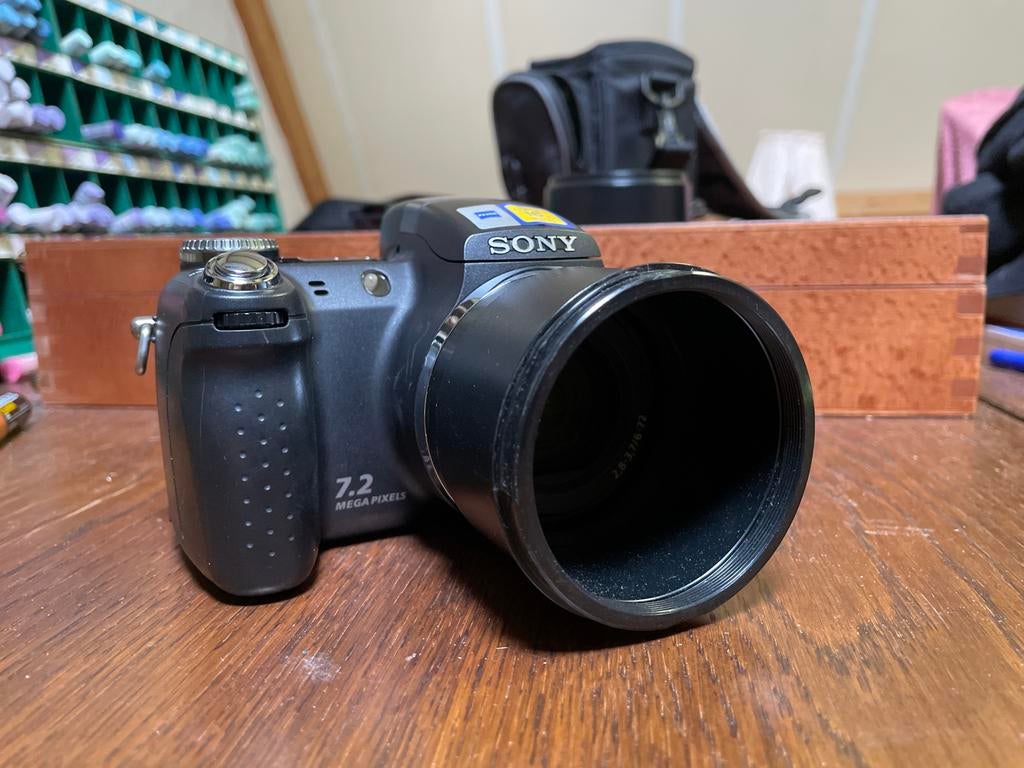 Sony Cyber-shot DSC-H50 7.2MP Digitale Camera met Tas, Gebruikt, 20x of meer, Ophalen of Verzenden, Sony