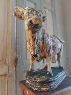 Grote mooi verweerde etalage koe op plateau ca 50 cm, Ophalen of Verzenden