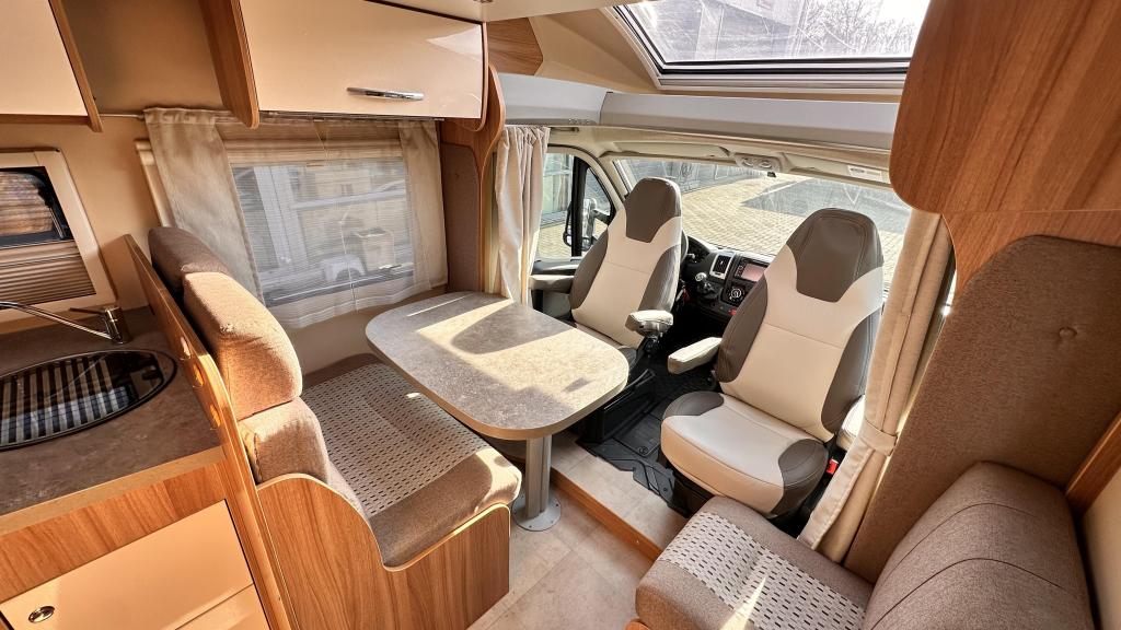 Enkele bedden|hefbed Chausson Flash 617 Uit 2015 58dkm 130PK, Caravans en Kamperen, Ringverwarming, Fiat, Tot en met 3, Luifel