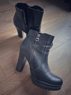 | enkellaarzen | mt 44 | nieuwstaat |, Kleding | Dames, Zwart, Lage of Enkellaarzen, Ophalen of Verzenden, Gedragen