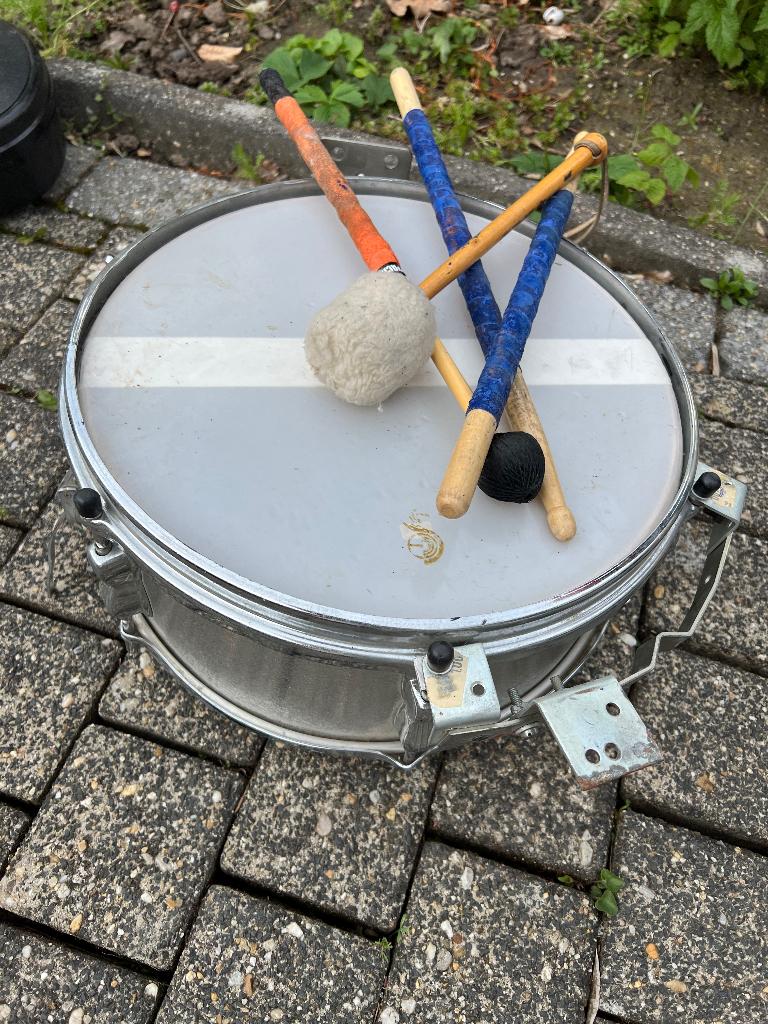 Trommel ophalen in Vaals, Muziek en Instrumenten, Ophalen