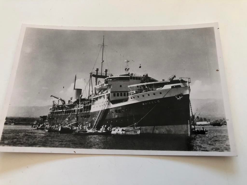 Oude ansichtkaart / fotokaart motorschip Waikelo K.P.M., Verzamelen, Ophalen of Verzenden, Gebruikt, Motorboot, Kaart, Foto of Prent