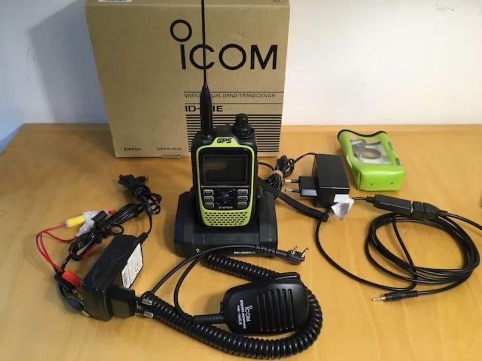 ICOM ID-51e plus, Nieuw, 15 km of meer, Ophalen of Verzenden, Portofoon of Walkie-talkie