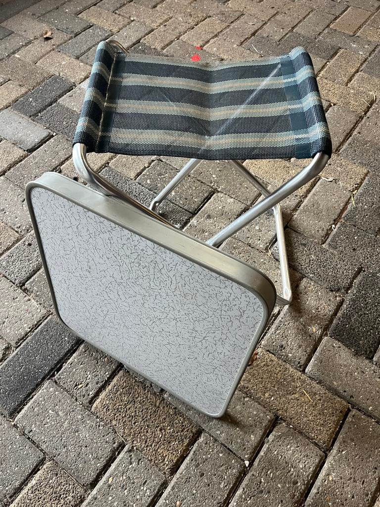 Aluminium krukje met tafelblad, Caravans en Kamperen, Ophalen, Zo goed als nieuw, Campingstoel