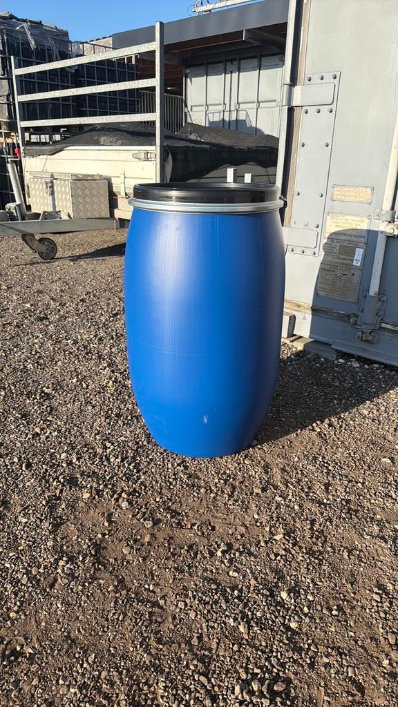 Nieuwe 120 liter tonnen/vaten, Ophalen, Met kraantje, Z, Z