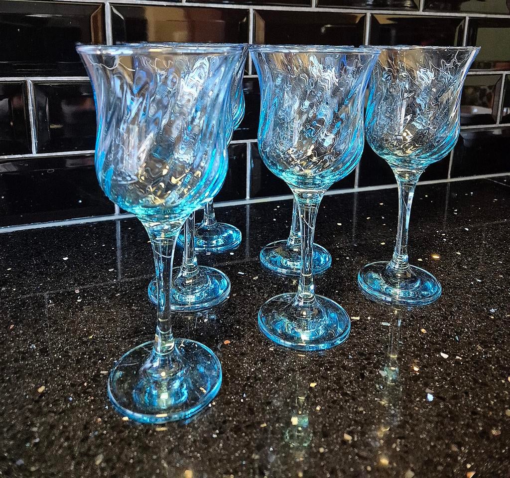 6 Vintage hemelsblauwe wijnglazen, Ophalen of Verzenden, Zo goed als nieuw, Overige typen
