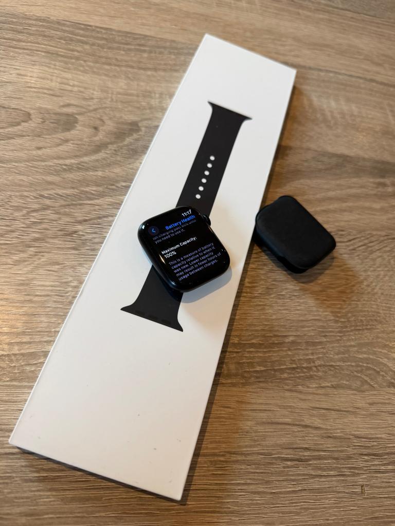 Apple Watch 9 45MM Zwart | Vlekje scherm, Ophalen, Apple, Support@apple.com, Cupertino California