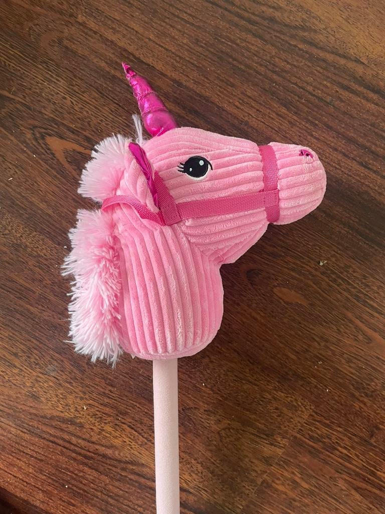 Roze stokpaard, Ophalen, Eenhoorn, Overige karakters, Zo goed als nieuw