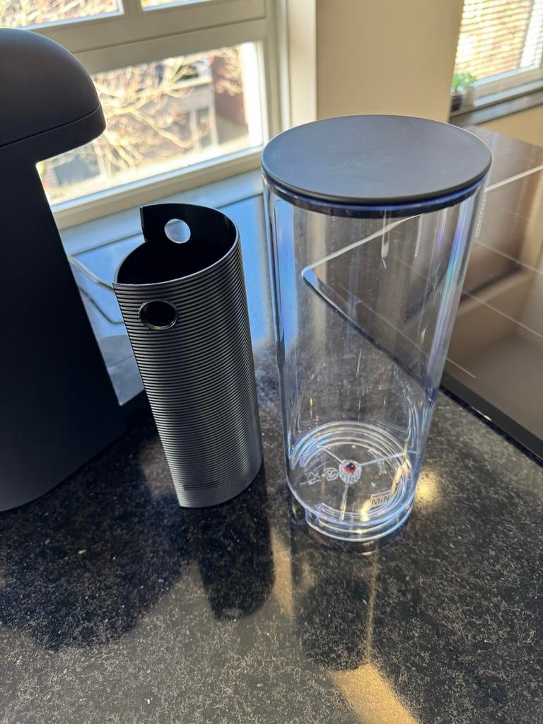 Nespresso Lungo mat zwart - in hoogte verstelbaar, Koffiemachine, Ophalen of Verzenden, Zo goed als nieuw, 4 tot 10 kopjes