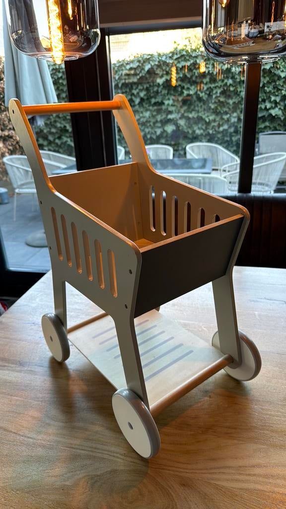 Boodschappenwagentje Musterkind, Ophalen