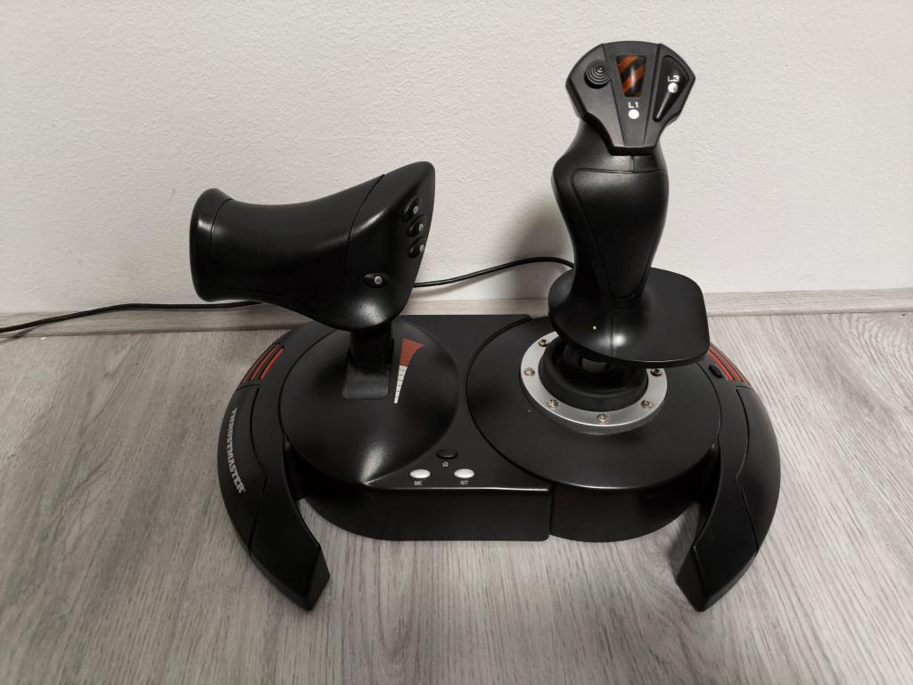 Thrustmaster T.Flight Hotas X, Ophalen, Zo goed als nieuw, Thrustmaster/Logitech