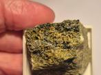 Mooi stukje epidoot uit Oostenrijk, Verzamelen, Mineralen en Fossielen, Ophalen of Verzenden