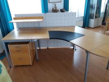 Bureau met ladeblok