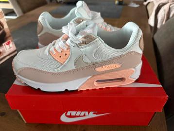 Nike Air Max 90 maat 39 beschikbaar voor biedingen