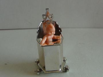 Miniatuur zilver L105-81 kakstoel wielen zilveren miniaturen beschikbaar voor biedingen