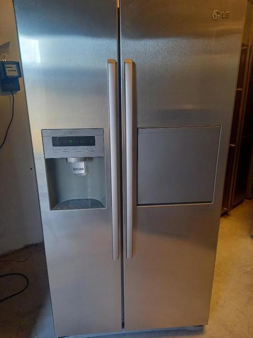 LG Amerikaanse koelkast met HomeBar A+, Witgoed en Apparatuur, Koelkasten en IJskasten, Gebruikt, Met aparte vriezer, 200 liter of meer