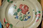 Div. aardewerk borden floraal decor op 1 na 19e/20e eeuw (1), Antiek en Kunst, Antiek | Keramiek en Aardewerk, Ophalen of Verzenden
