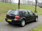 Volkswagen Golf 1.6 Ocean*AUTOMAAT*CRUISE CONTROL*APK 09/26, Stof, Gebruikt, 4 cilinders, Zwart