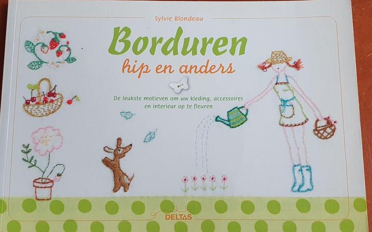 Borduren Hip en Anders - Borduurboek, Hobby en Vrije tijd, Borduren en Borduurmachines, Zo goed als nieuw, Patroon, Handborduren