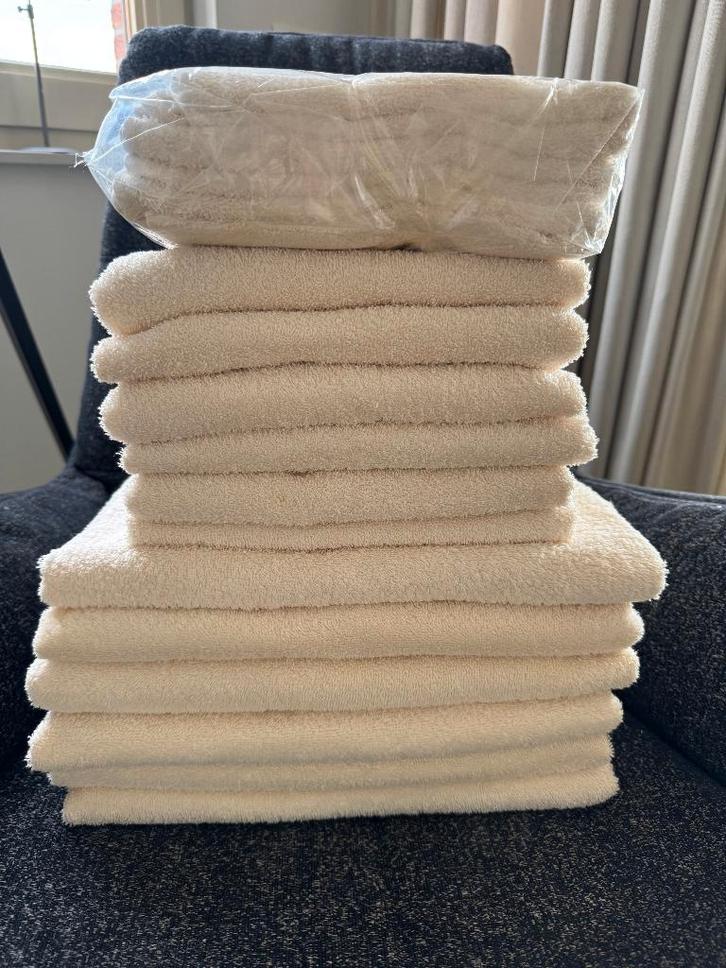 Handdoeken Double Dry * 15 stuks * NIEUW, Huis en Inrichting, Badkamer | Badtextiel en Accessoires, Nieuw, Handdoek, Beige, Ophalen