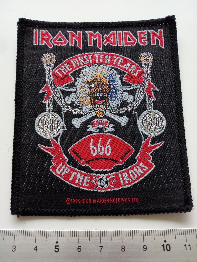Iron Maiden vrij zeldzame vintage 1990 patch 136 ten years, Verzenden, Nieuw, Kleding