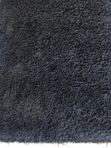 Vloerkleed zwart 133x195 cm voor maar 20 euro ophalen beschikbaar voor biedingen