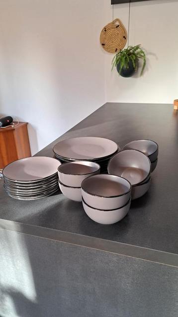Servies 18-delig Cosy&Trendy Stoneware 12 borden goede staat beschikbaar voor biedingen