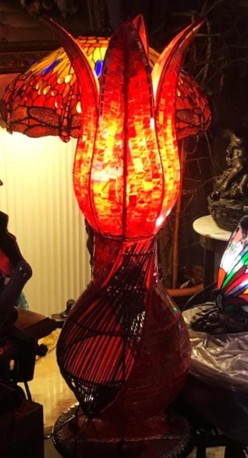 Lamp Tiffany stijl rode mozaiek glas H75🤩💎🤗⚡✨💑🎁👌👌, Huis en Inrichting, Lampen | Tafellampen, Zo goed als nieuw, 75 cm of meer