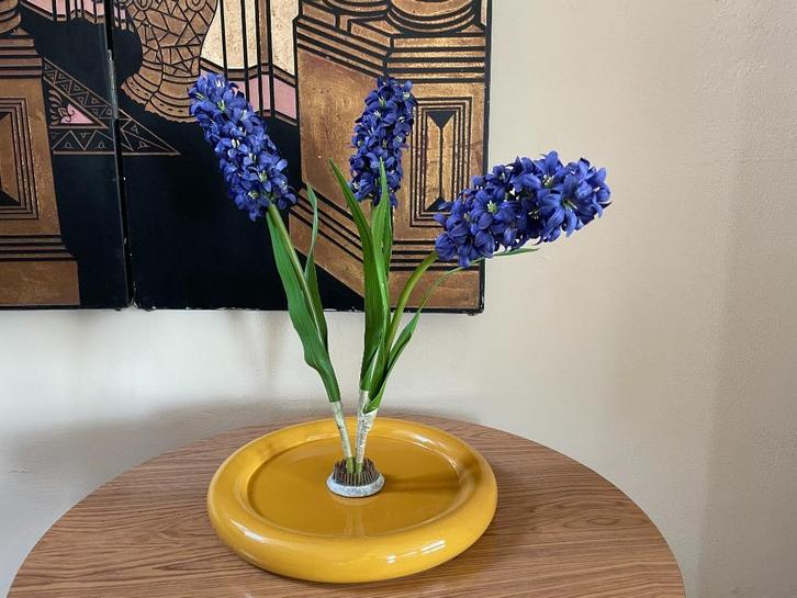 Grote Chunky Schaal Mosterdgeel in ''GUSTAF WESTMAN'' Style, Huis en Inrichting, Woonaccessoires | Schalen en Manden, Zo goed als nieuw