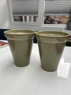 2 Groene Vazen - Stijlvol en Tijdloos, Ophalen, Zo goed als nieuw, Groen