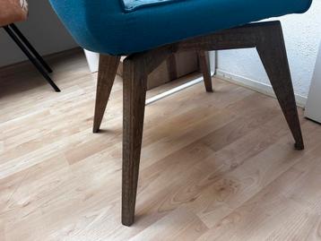 Gratis 2 Eetkamerstoelen - Beschadigde Bekleding beschikbaar voor biedingen