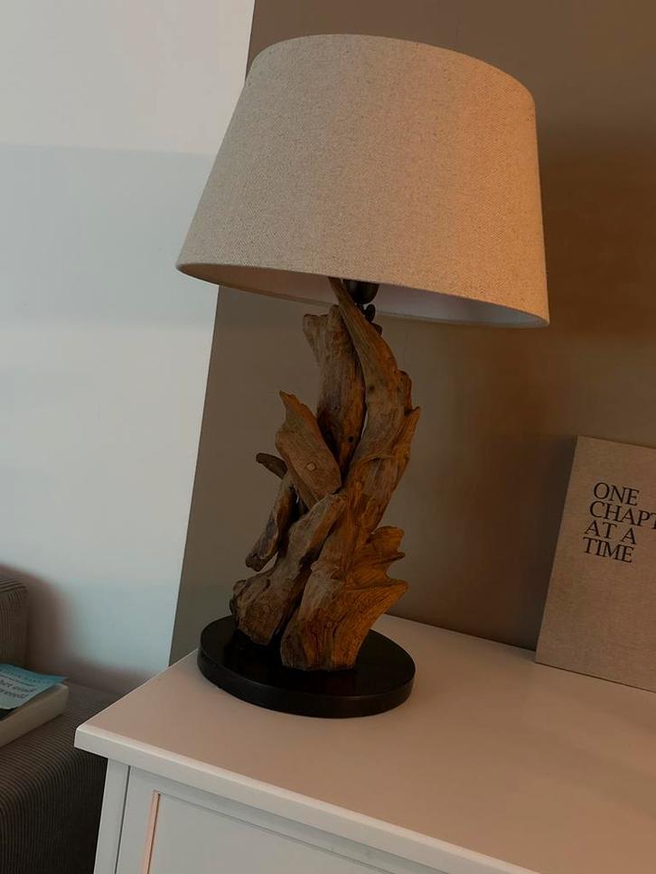Boomstam Lamp met Beige Kap, Huis en Inrichting, Lampen | Vloerlampen, Zo goed als nieuw, Minder dan 100 cm, Hout, Ophalen