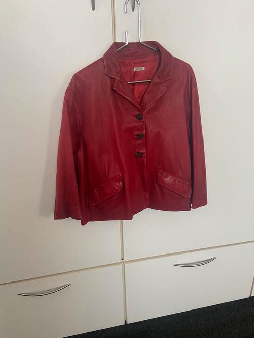 Miu Miu leren jasje.  Nieuw., Kleding | Dames, Jasjes, Kostuums en Pakken, Nieuw, Jasje, Maat 42/44 (L), Rood, Verzenden