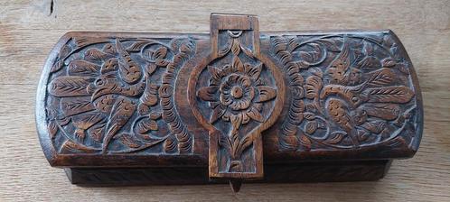 Houtsnijwerk box doos  26 x 11 x 6 cm, Antiek en Kunst, Kunst | Niet-Westerse kunst, Ophalen of Verzenden