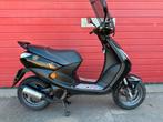 peugeot vivacity roland garros 40 jaar idition 45 km, Ophalen, Maximaal 45 km/u, Zo goed als nieuw, Benzine