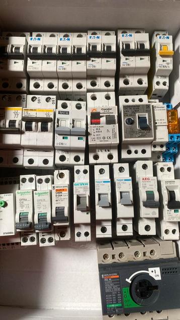 Verschillende merken compenenten voor meterkast verdeelkast beschikbaar voor biedingen