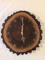 Houten Wandklok Boomstam Design, Ophalen of Verzenden, Zo goed als nieuw, Analoog, Wandklok